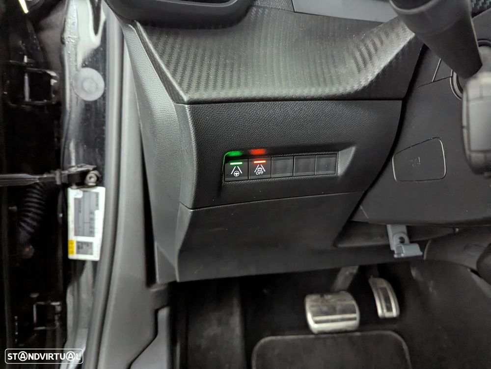 Peugeot e-2008 GT - 11