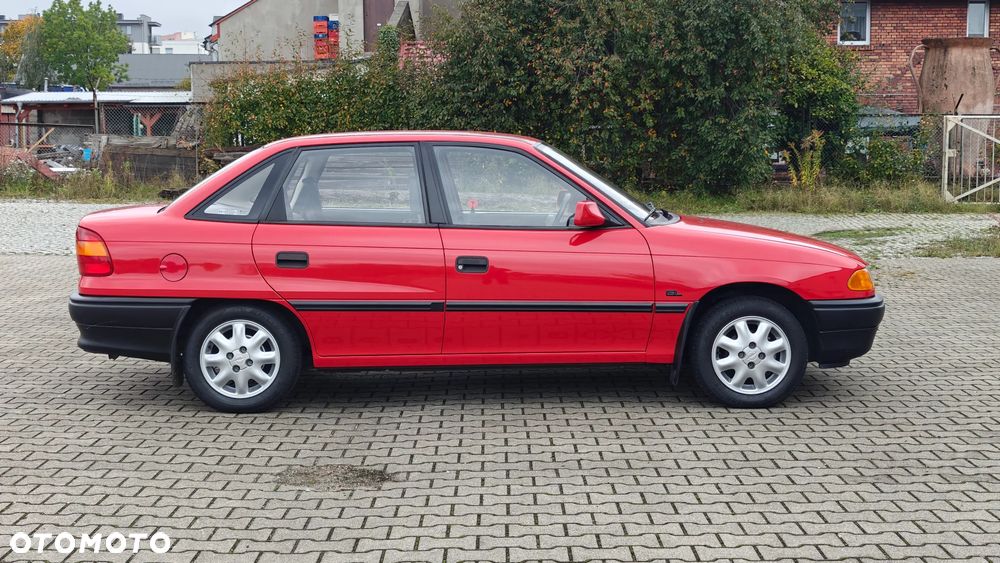 Opel Astra 1.4 GL - 3