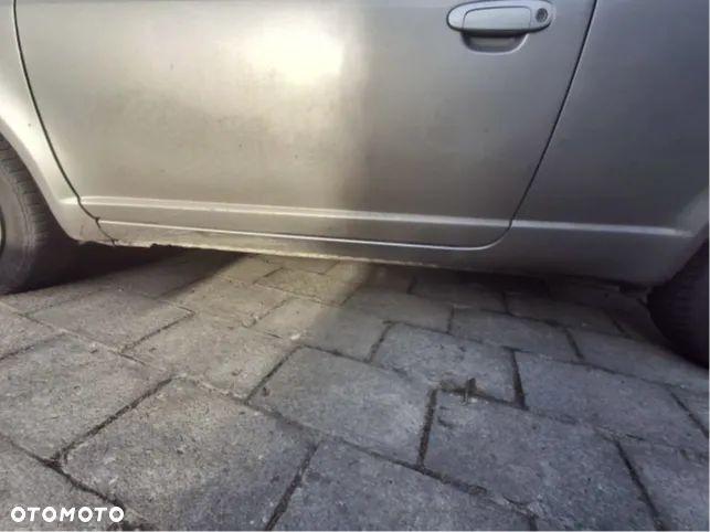 Toyota Yaris - 5