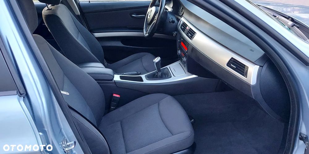 BMW Seria 3 318i Edition Exclusive - 25