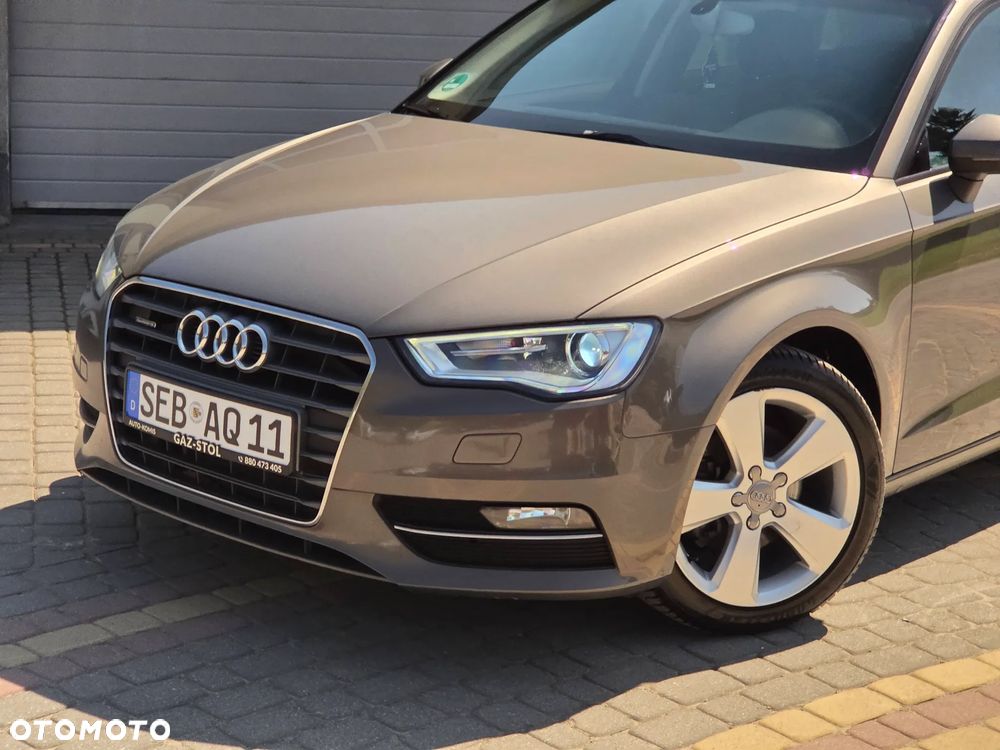 Audi A3 Sportback 2.0 TDI (clean diesel) quattro Ambiente - 2