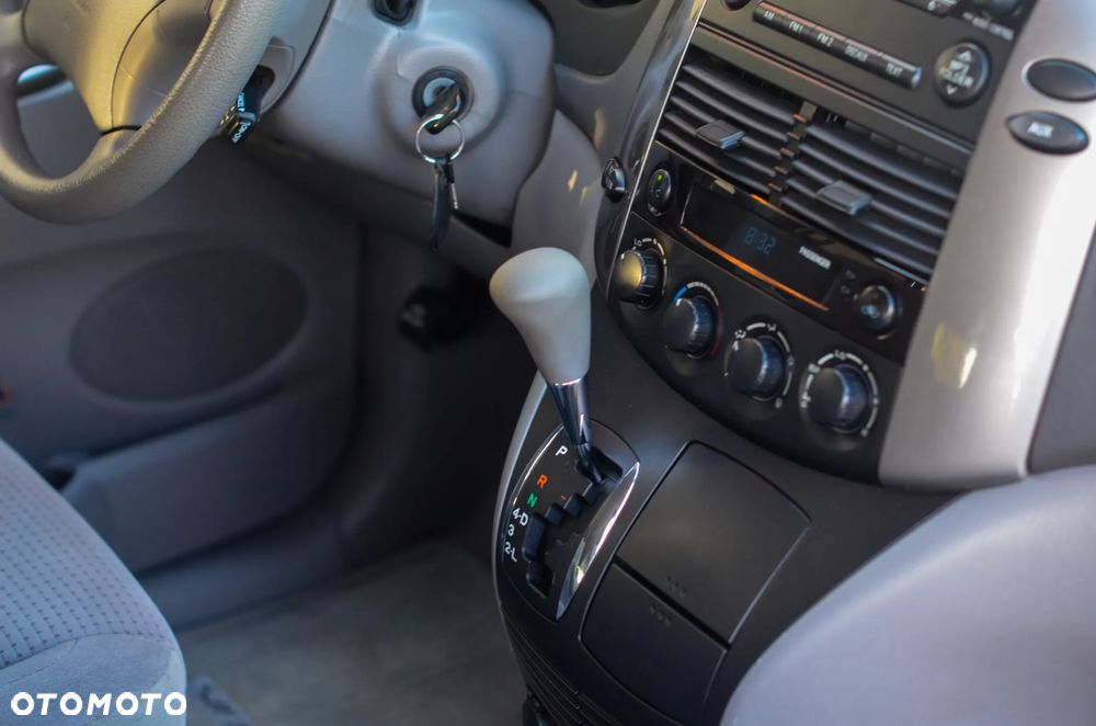 Toyota Sienna - 13