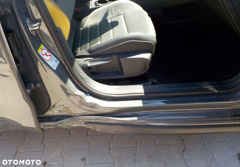 Volkswagen Golf - 25