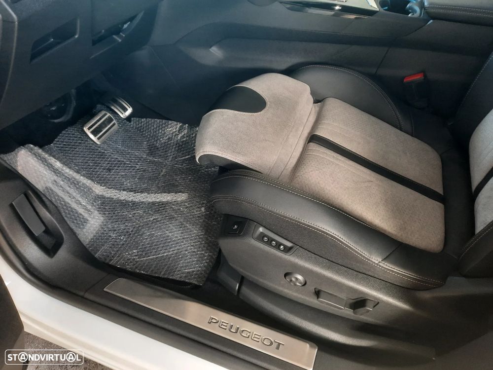 Peugeot 3008 1.6 Hybrid GT Pack e-EAT8 - 27