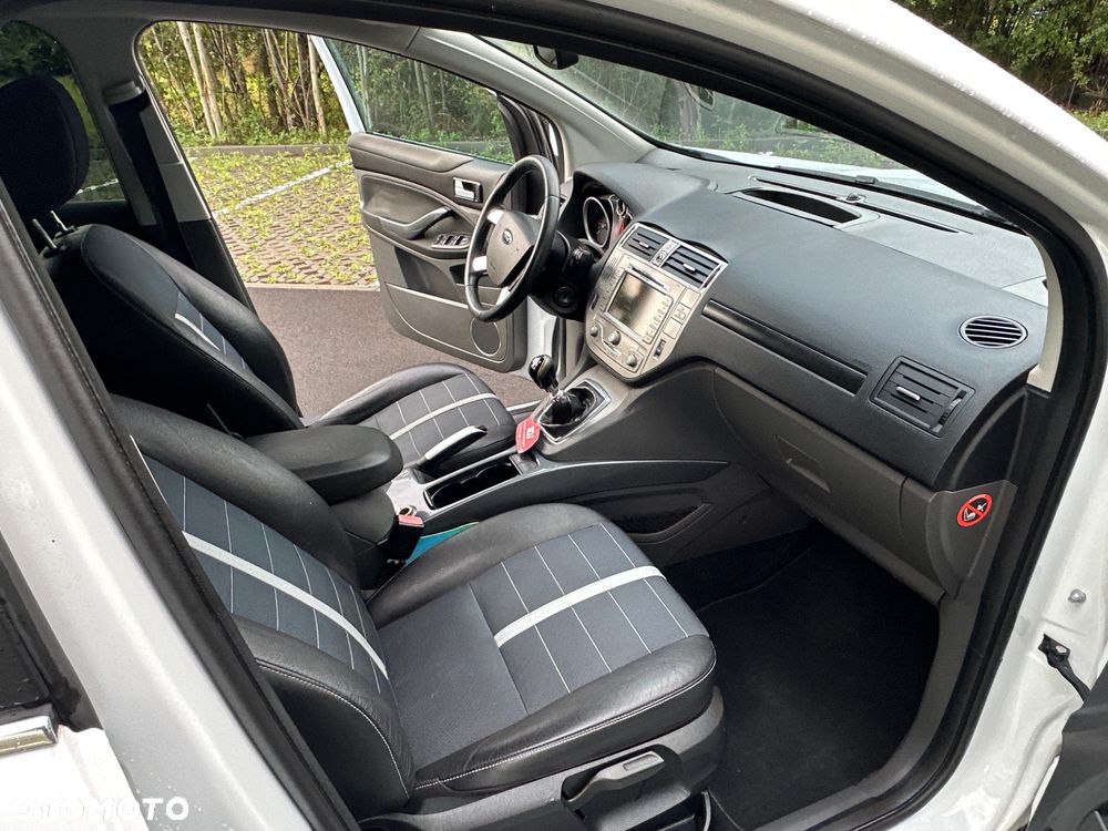 Ford Kuga - 22