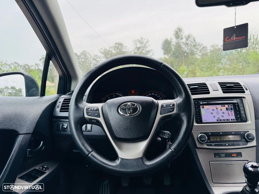 Toyota Avensis SW 2.0 D-4D Sp+EP+GPS - 32