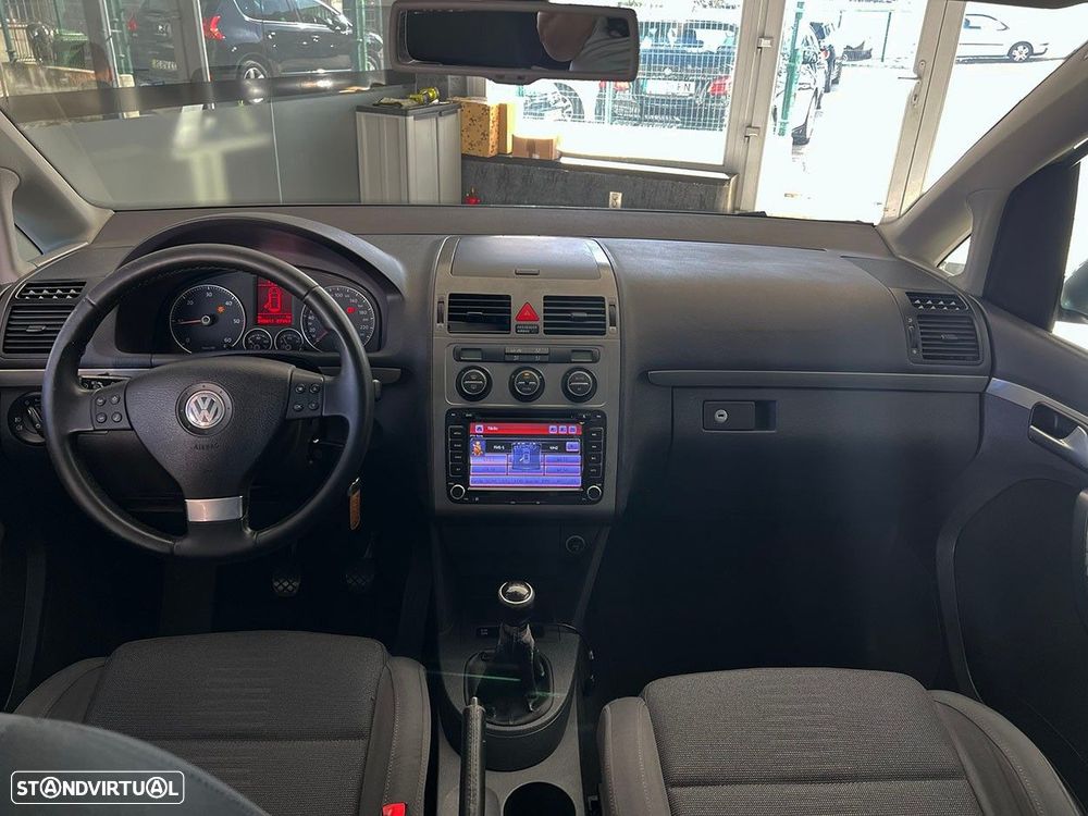 VW Touran 2.0 TDI Highline 7L - 11
