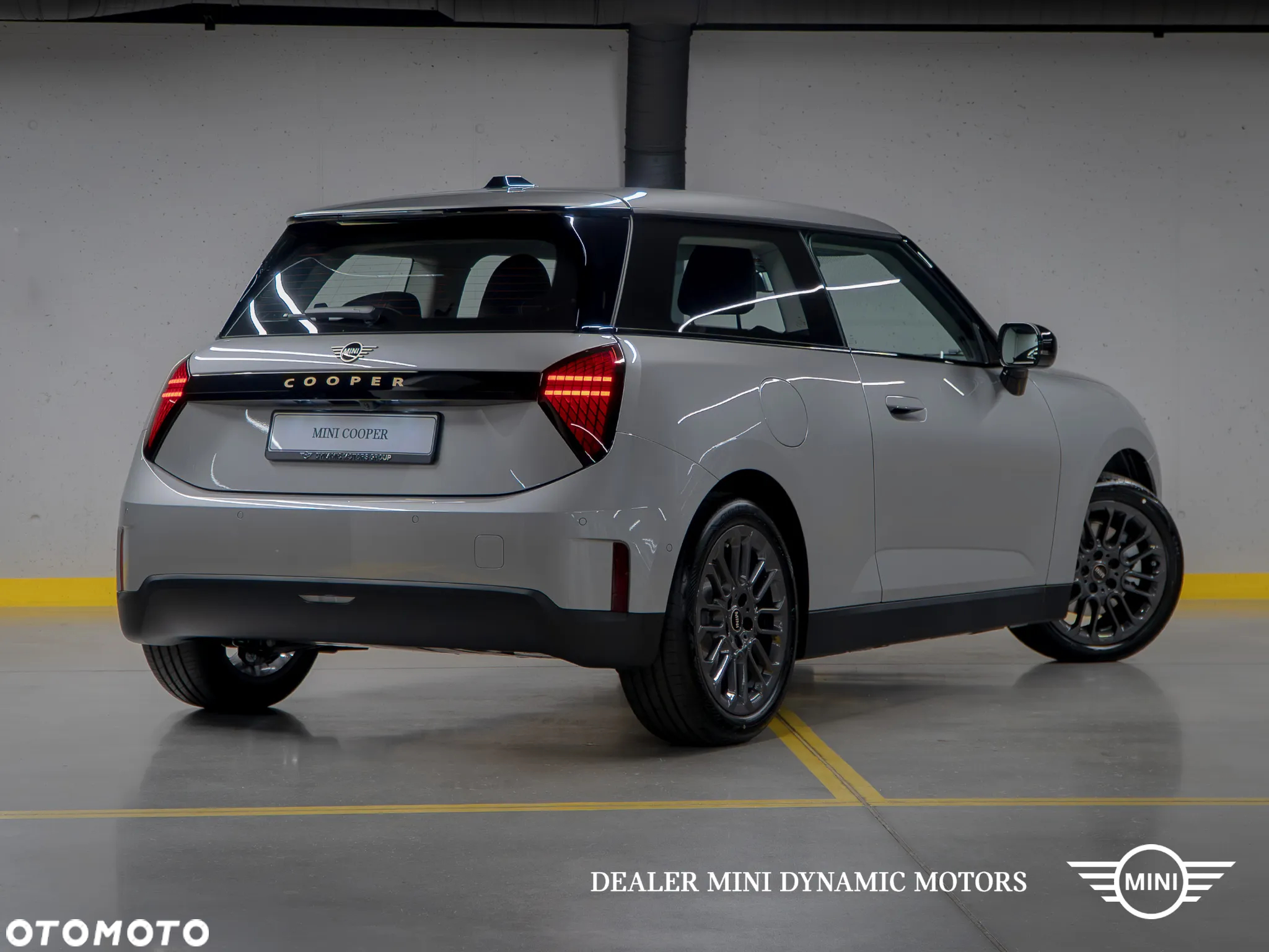 MINI Cooper E Essential Trim - 4