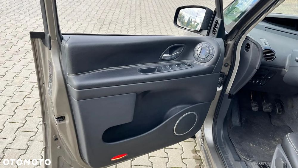 Renault Grand Espace 2.0 dCi Celsium - 11