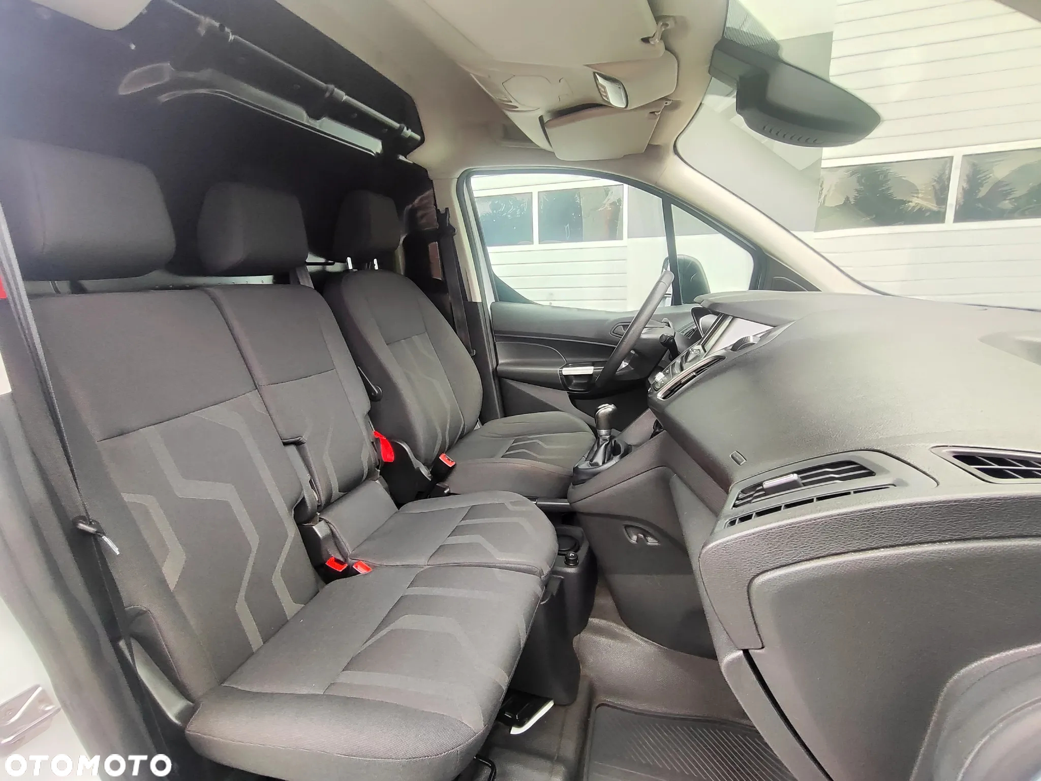 Ford Transit Connect - 12