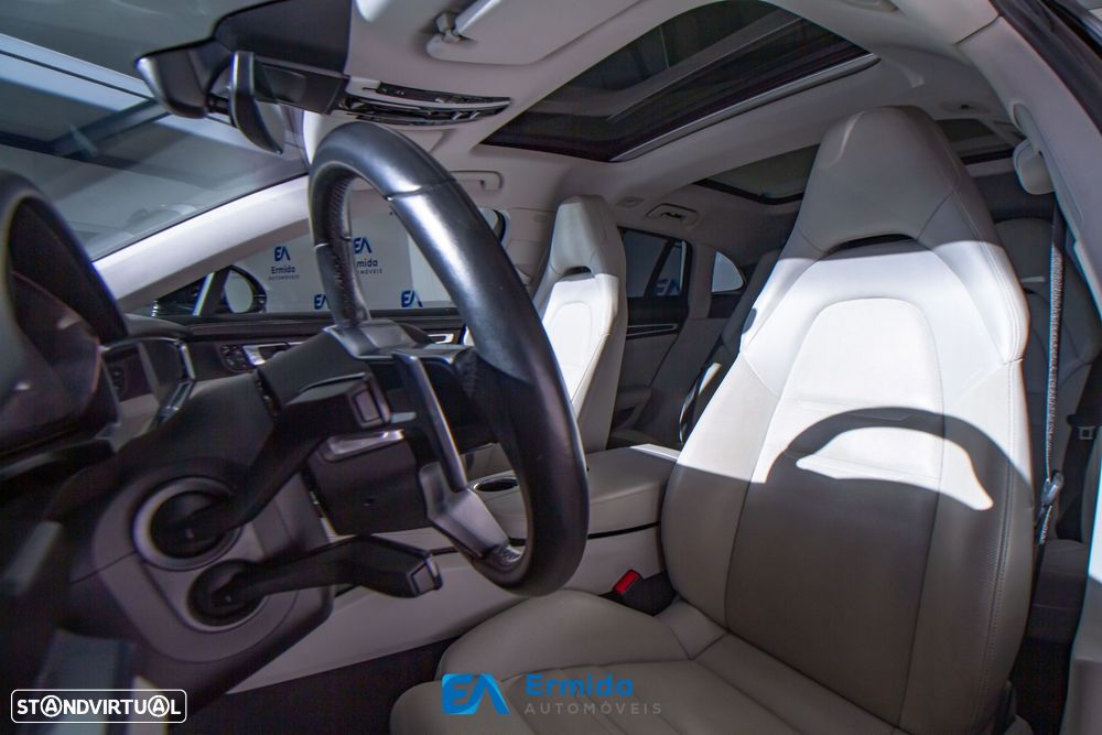 Porsche Panamera Sport Turismo - 21