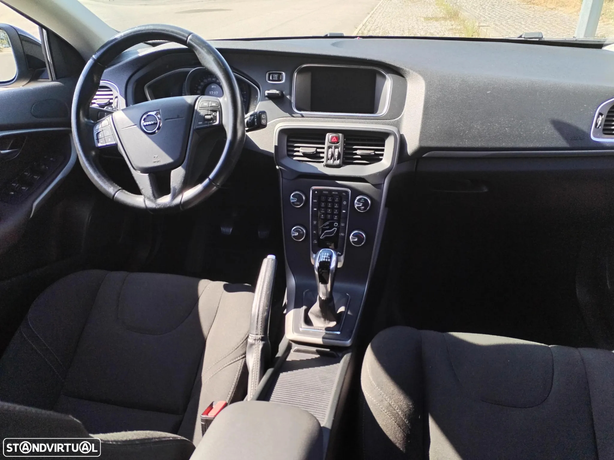 Volvo V40 2.0 D2 Momentum - 11