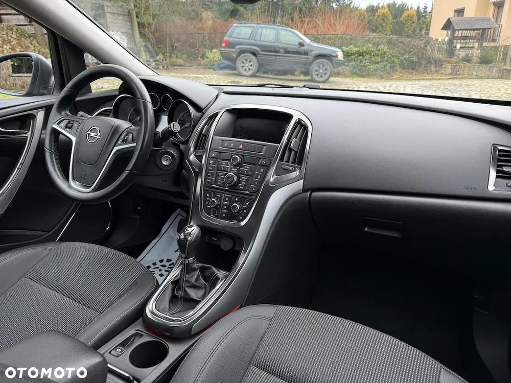 Opel Astra GTC 1.6 Turbo Edition - 10