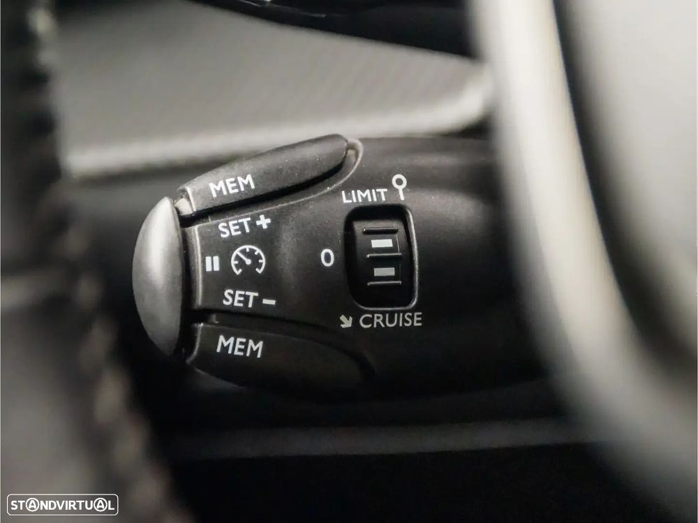 Peugeot 2008 PureTech 130 EAT8 Active - 13