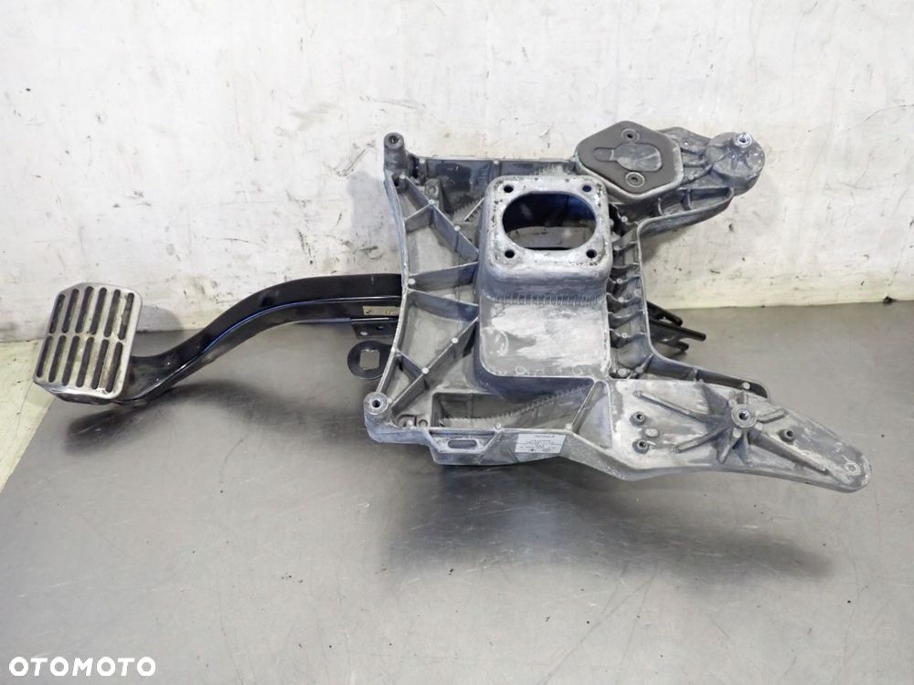 PEDAŁ HAMULCA VOLKSWAGEN TOUAREG 5.0 7L0723031F  7L0723142B  7L0723117 - 5