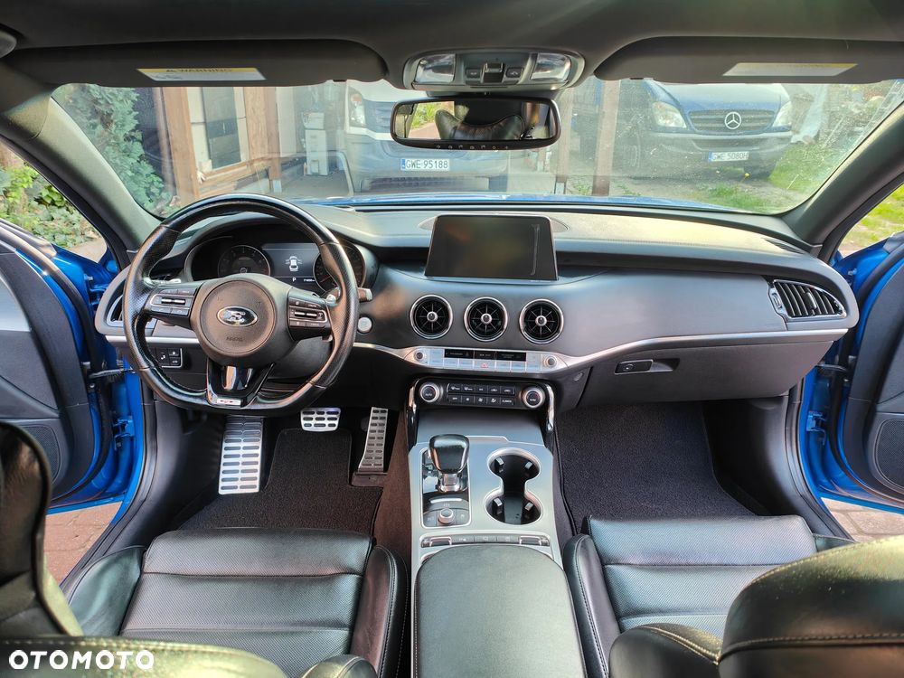 Kia Stinger - 13
