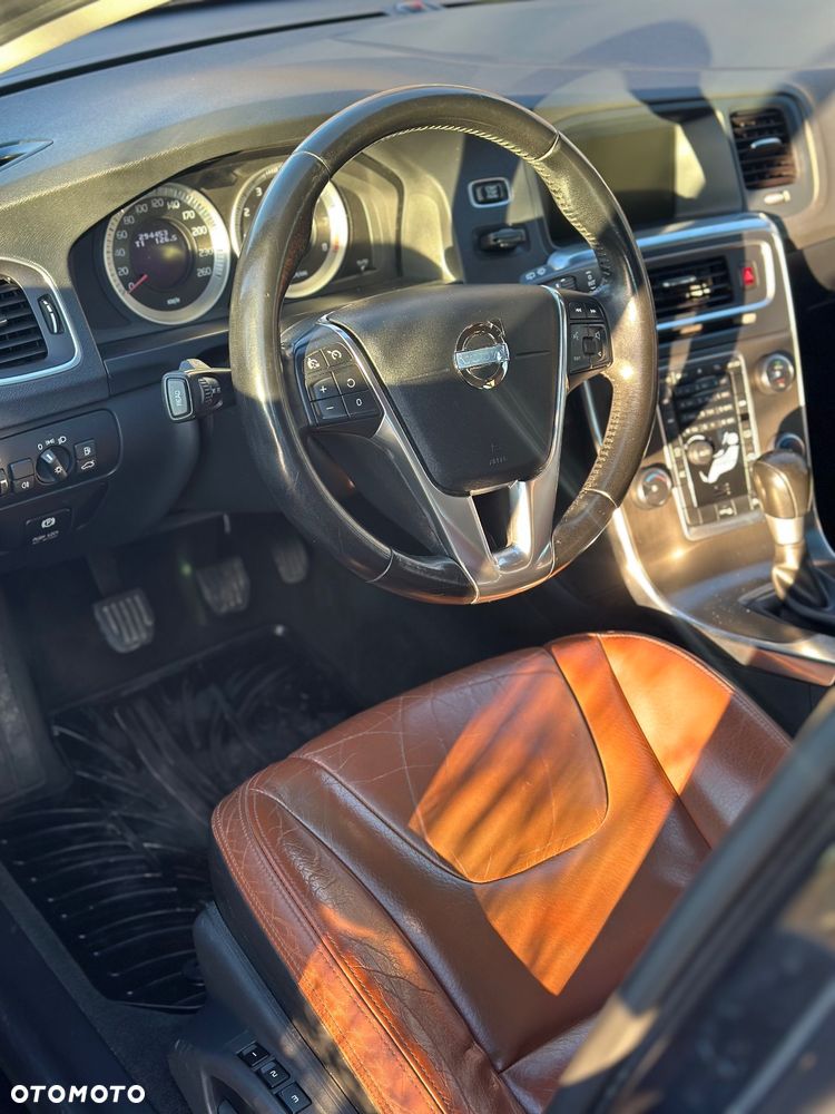 Volvo V60 T3 Summum - 9