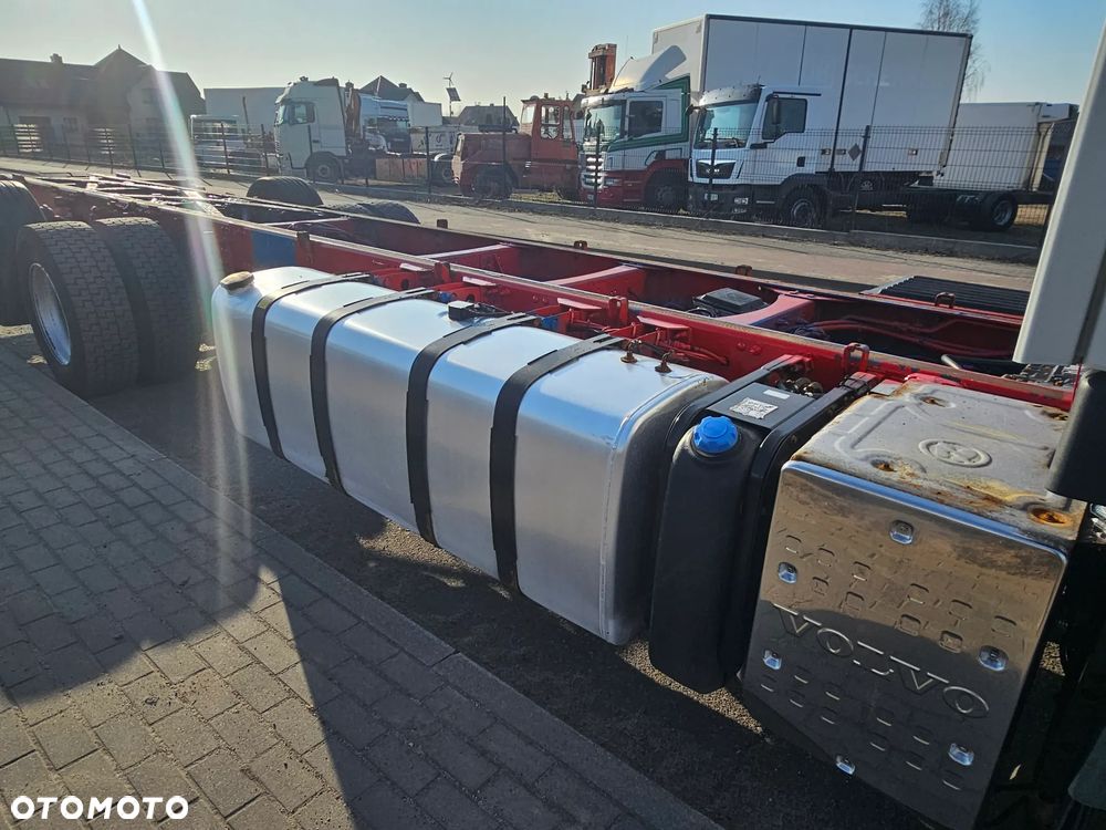 Volvo FM 6X2 - 12