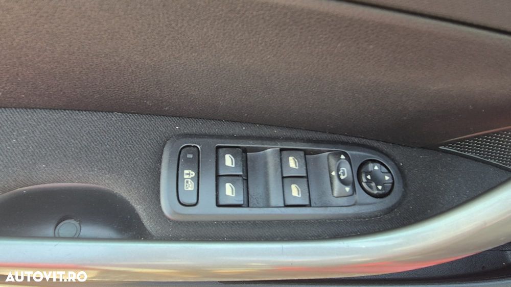Peugeot 308 HDi FAP 110 Family - 14