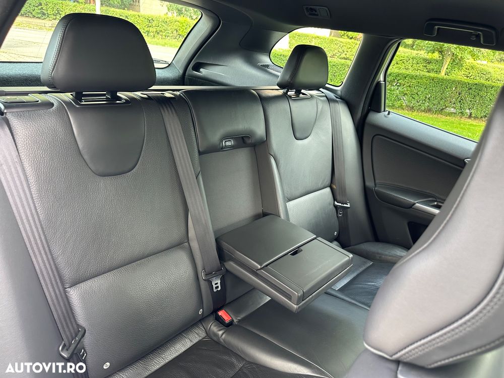 Volvo XC 60 - 41