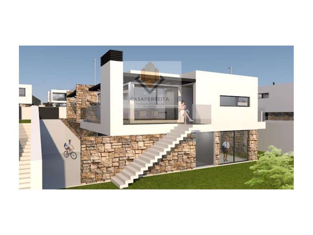 Moradia T4 de Luxo com 4 Frentes, 4 Suites, Elevador, Piscina e Jar... - Grande imagem: 2/31