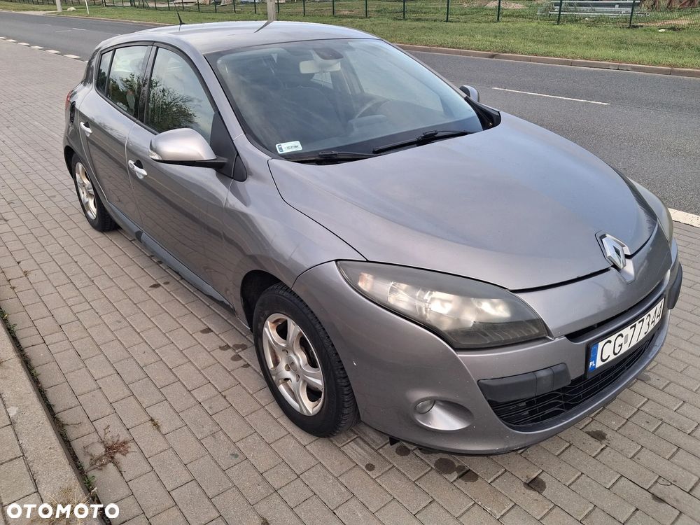 Renault Megane 2011 photo 2