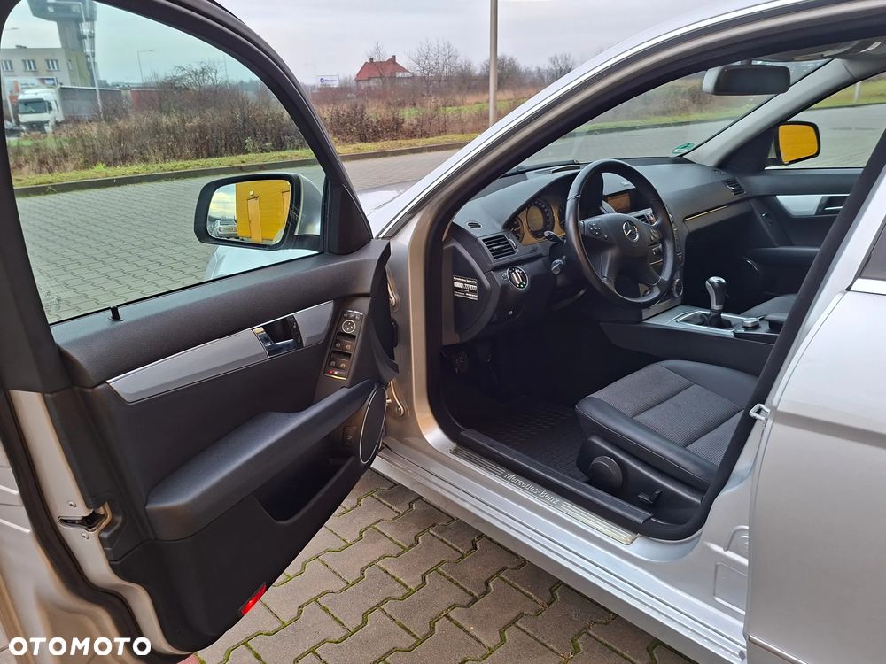 Mercedes-Benz Klasa C 180 Kompressor Avantgarde - 13