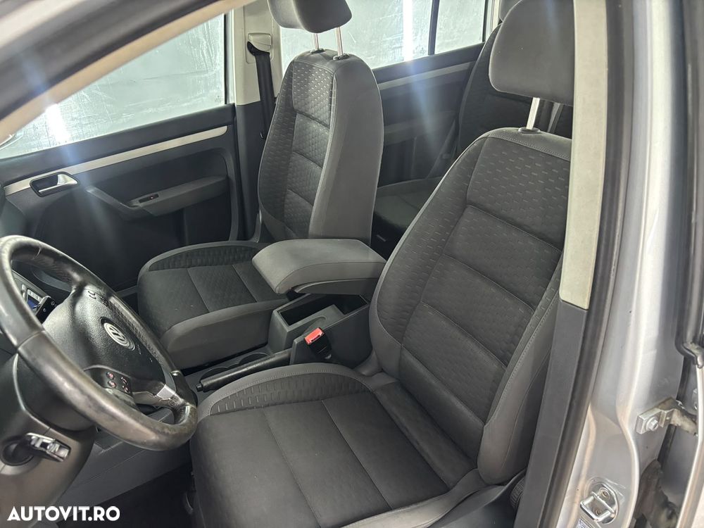 Volkswagen Touran 1.9 TDI Conceptline - 16