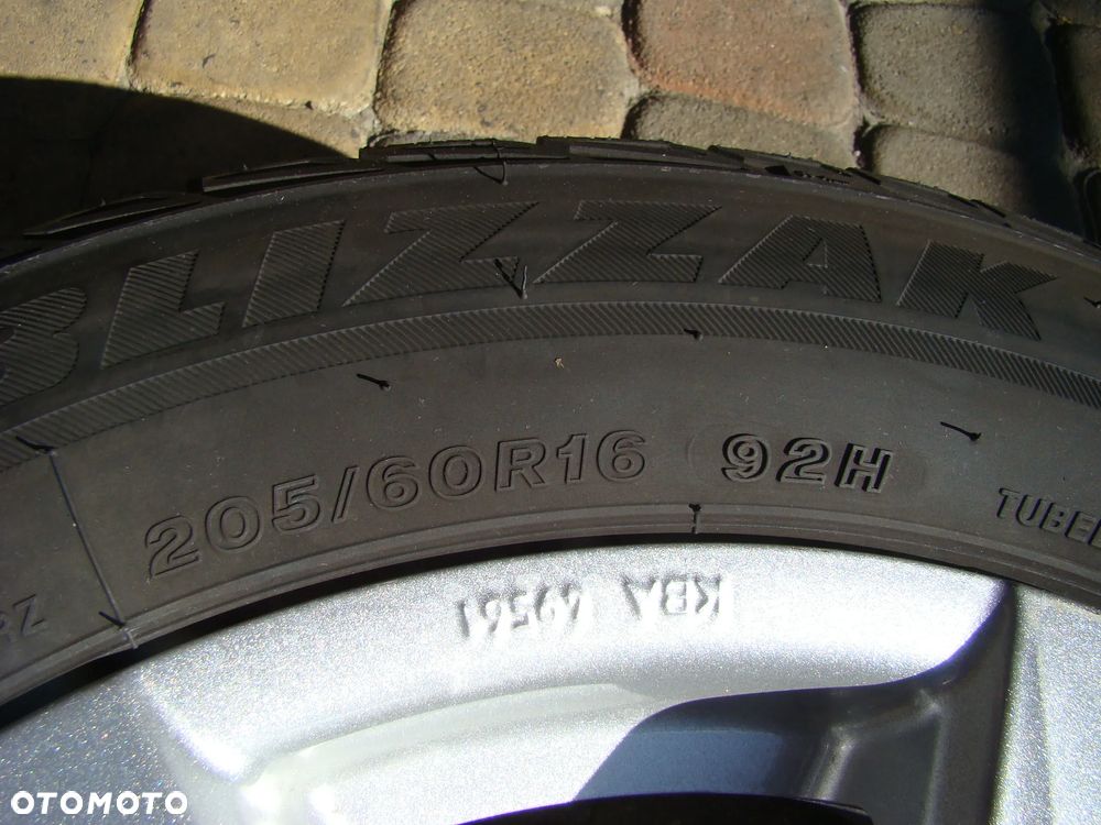 a505 5x114,3 Hyundai Kona I40 7jx16 opony zima 205/60 - 10