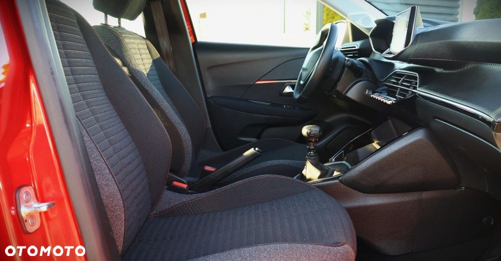 Peugeot 208 - 17
