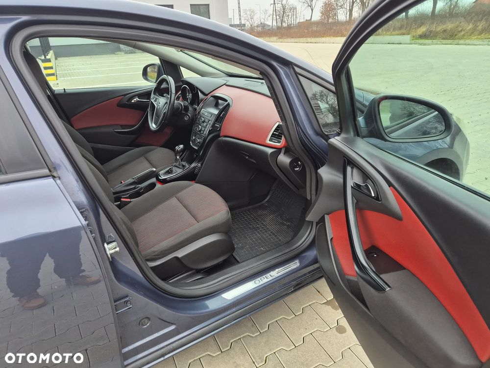 Opel Astra 1.6 Design Edition - 12