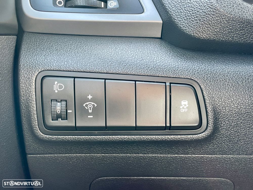 Hyundai Tucson 1.7 CRDi Executive - 17