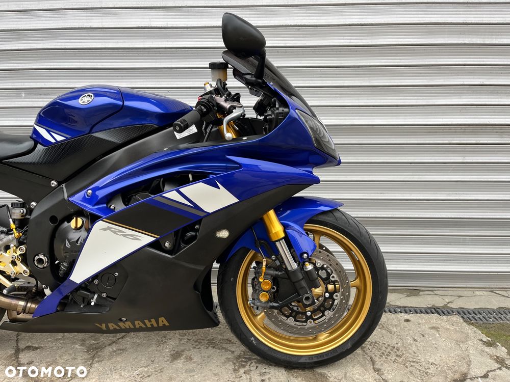 Yamaha R6 - 6