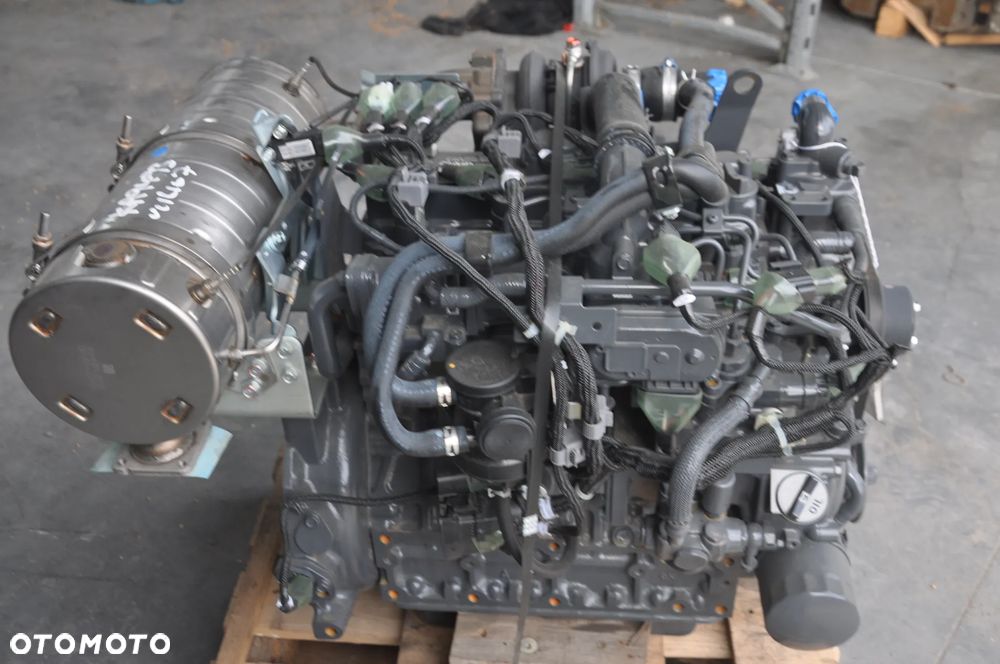 Silnik Kubota V2403-CR-TEF02 - 1