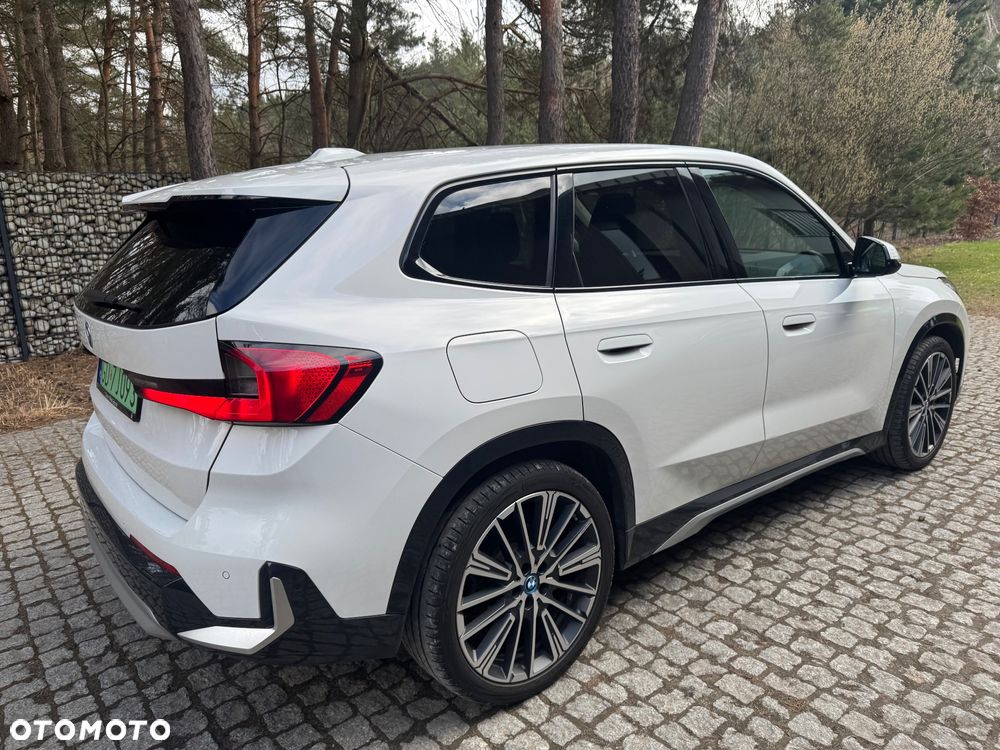 BMW iX1 xDrive30 66.5kWh xLine - 23