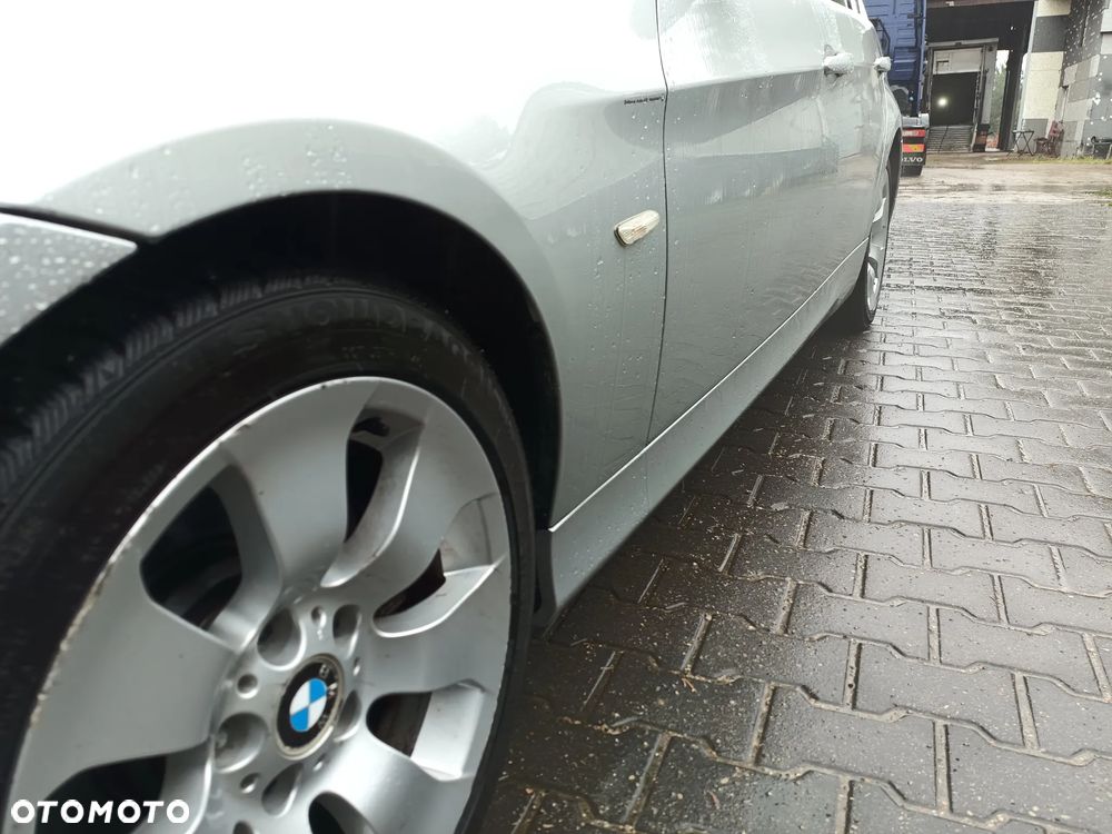 BMW Seria 3 330i - 16