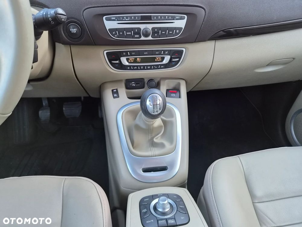Renault Grand Scenic - 25