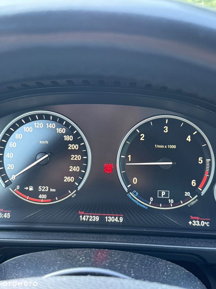 BMW Seria 5 520d xDrive - 23