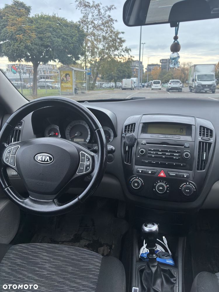 Kia Ceed - 6