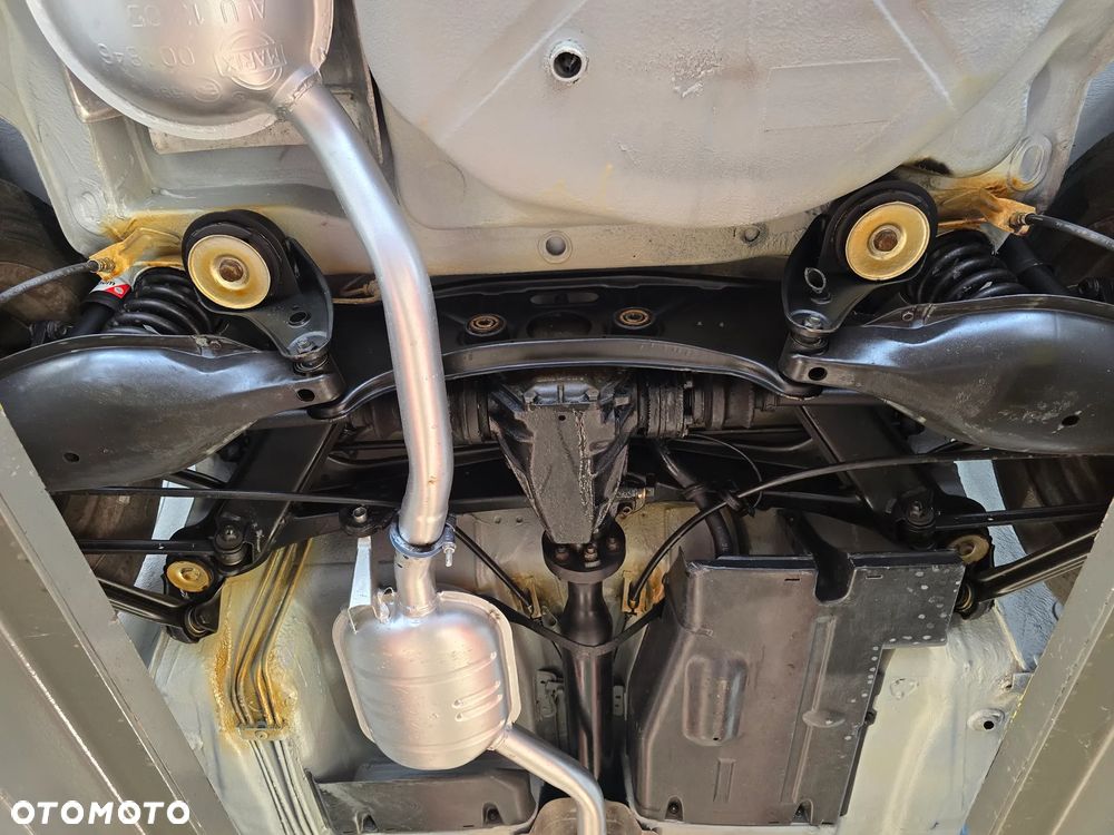 Mercedes-Benz W124 1991 photo 3