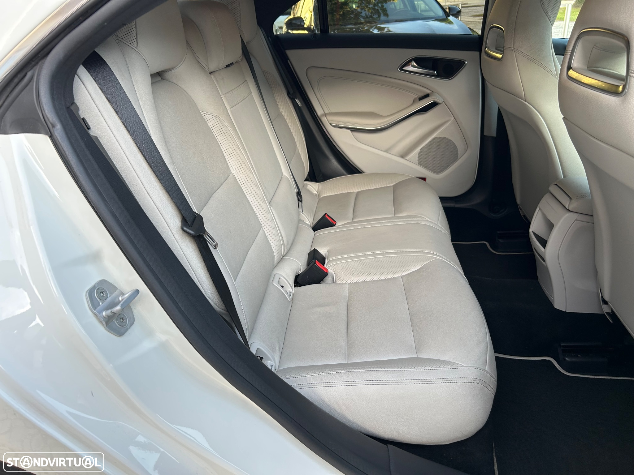 Mercedes-Benz CLA 220 - 10