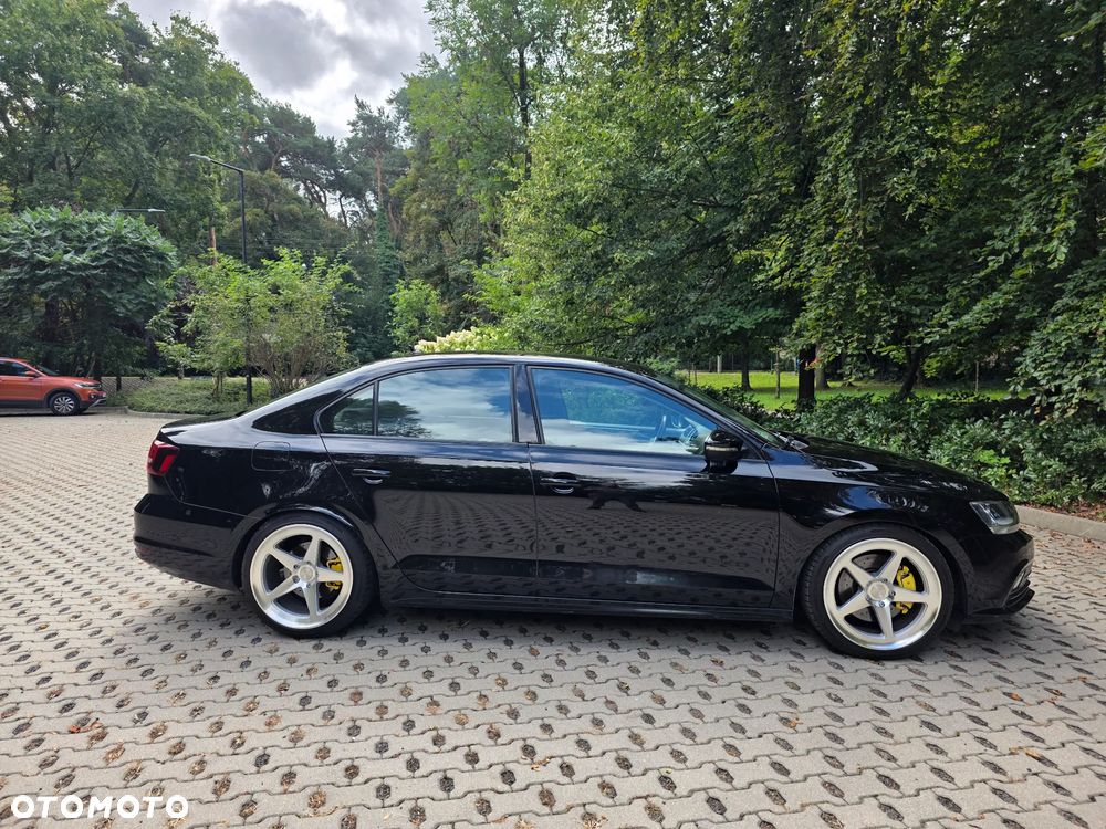 Volkswagen Jetta 2.0 TDI DPF BMT Trendline - 2