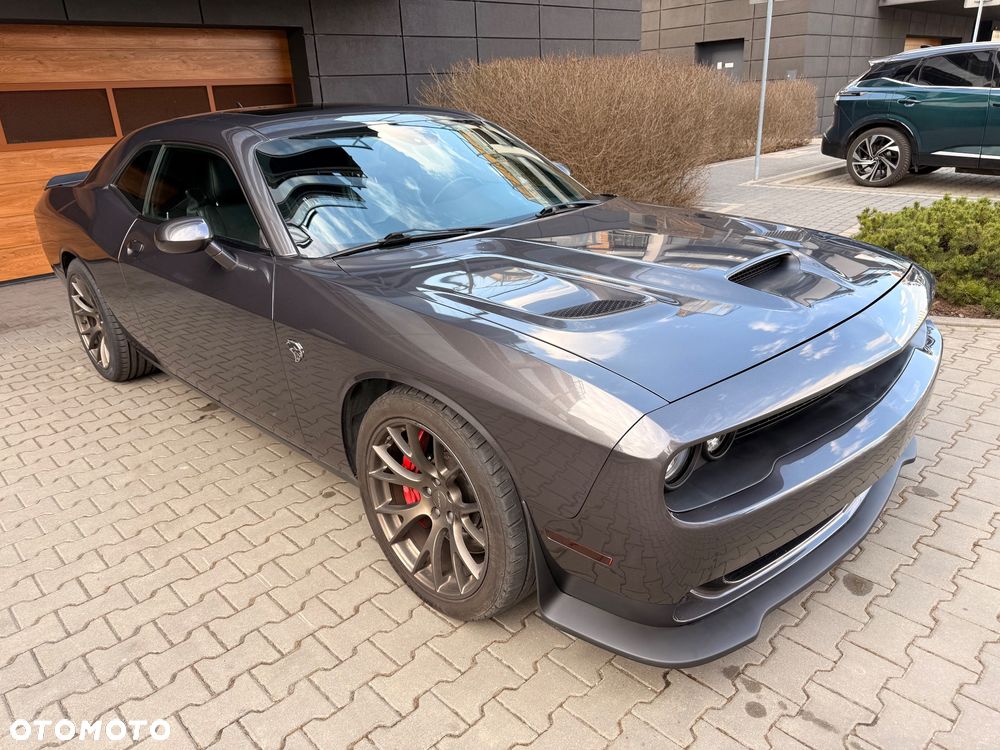 Dodge Challenger - 2