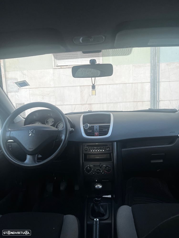 Peugeot 207 1.4 16V Trendy - 19