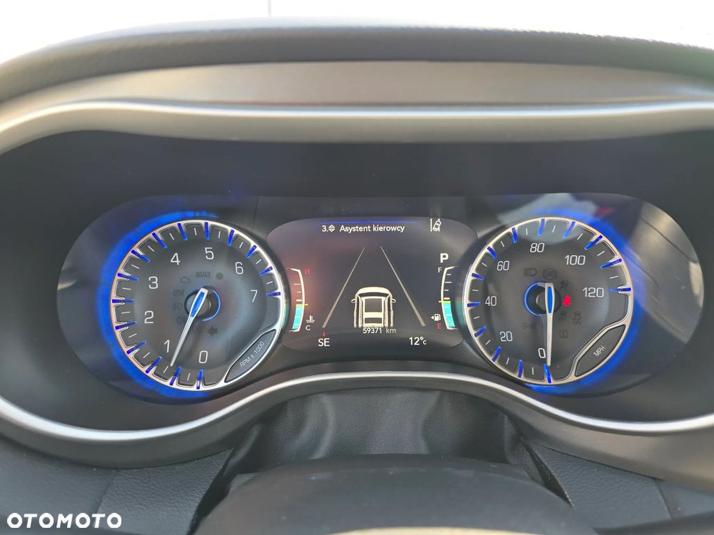 Chrysler Pacifica - 27