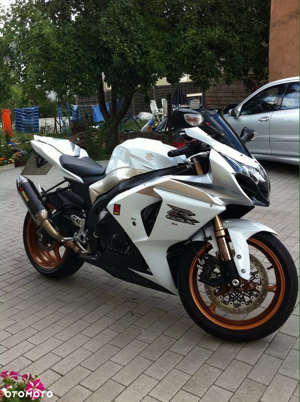Suzuki GSX-R - 1