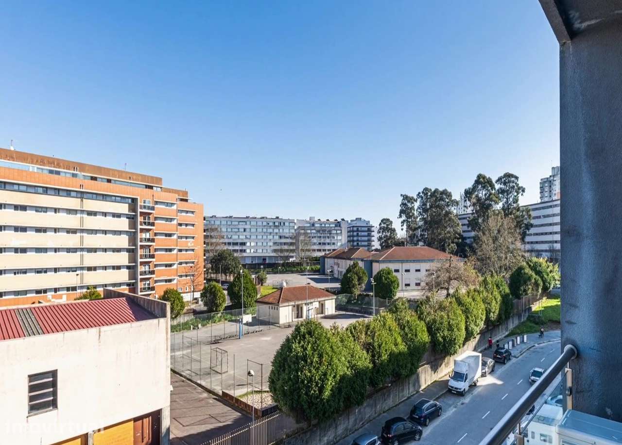 Apartamento T2 com garagem e ar condicionado Paranhos, Porto - Grande imagem: 4/10