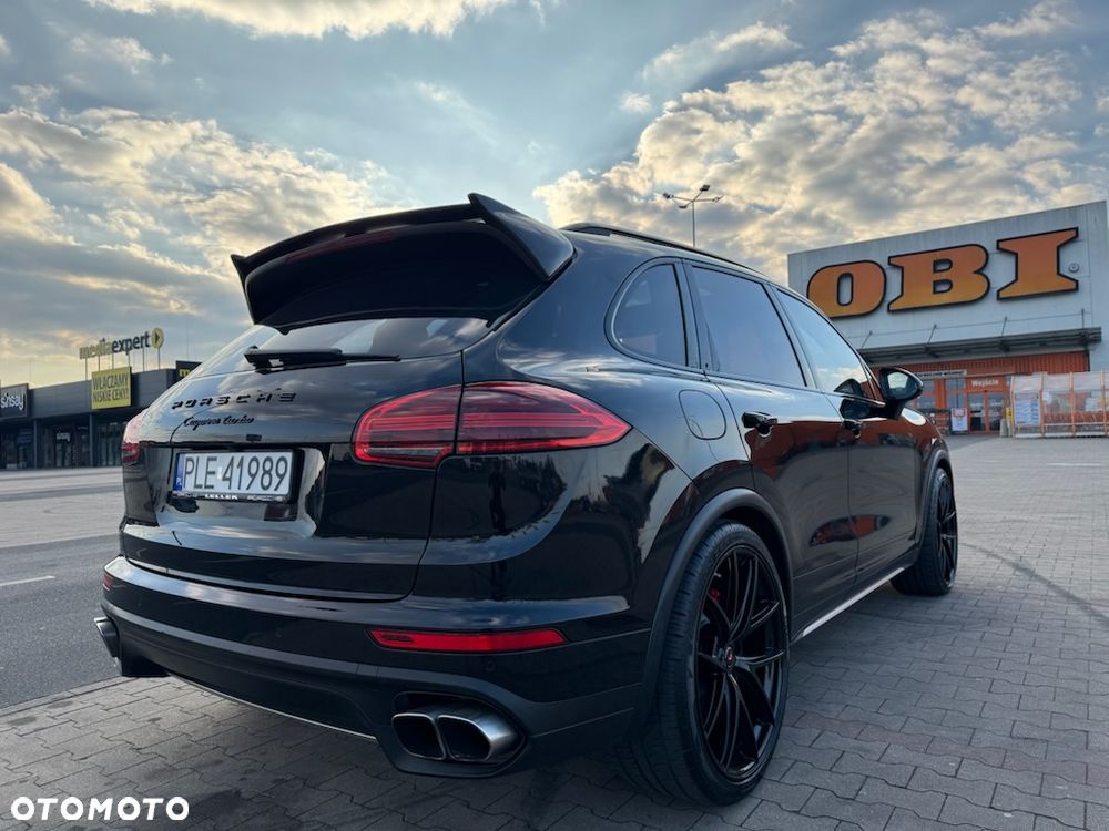 Porsche Cayenne - 1
