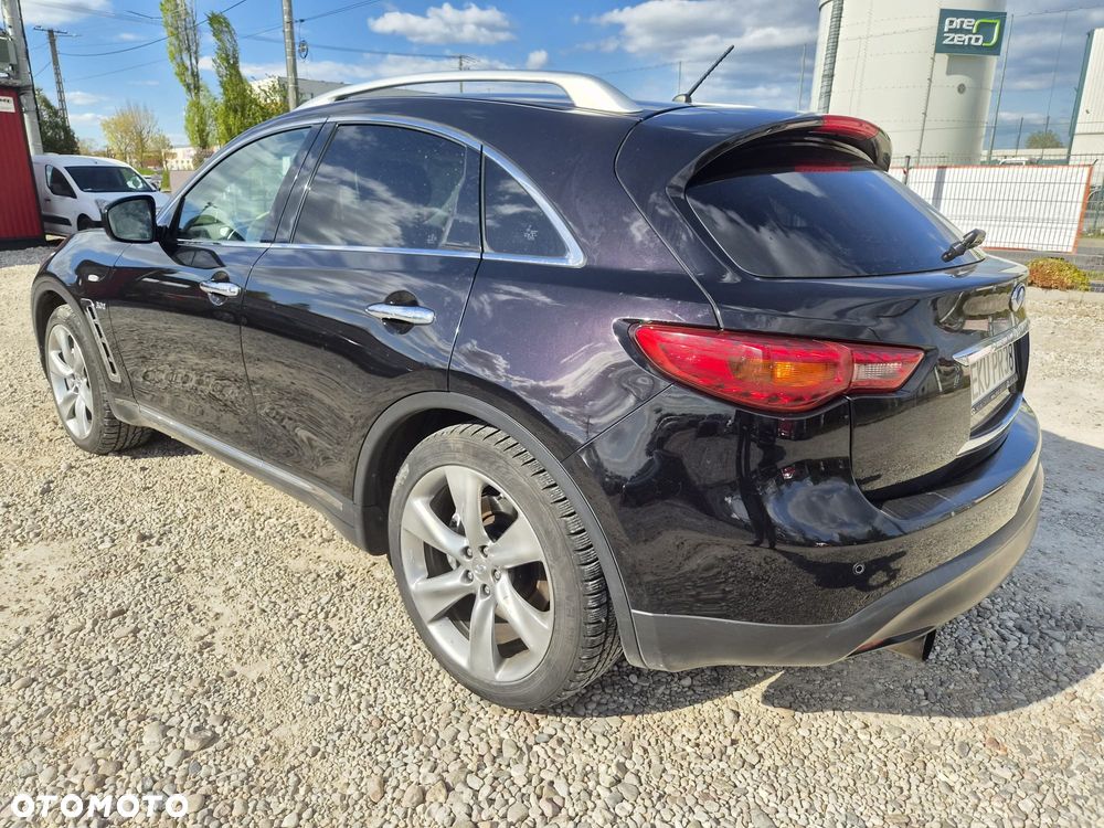 Infiniti QX70 - 8