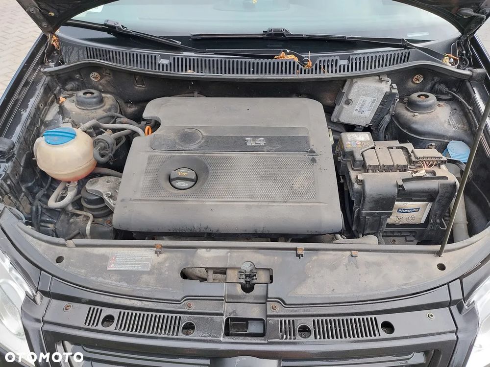 Volkswagen Polo 1.4 16V Comfortline - 5